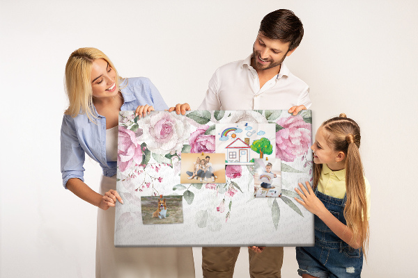 Kurkbord met bloemenpatroon in delicate roze tinten