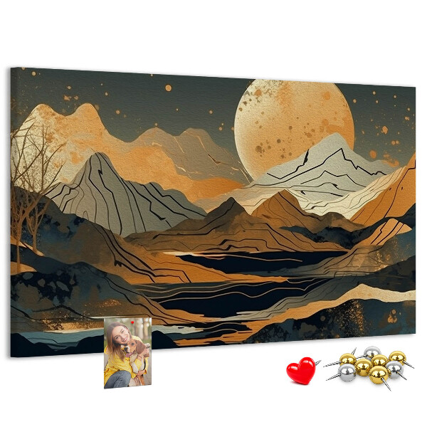 Prikbord met een afbeelding van een berglandschap bij maanlicht