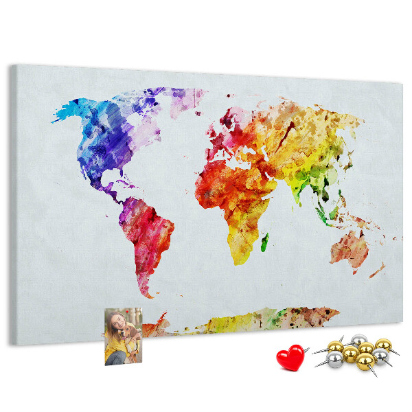 Kurk prikbord met een kleurrijke aquarel wereldkaart