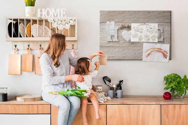 Kurkbord stijlvol met HOME-opschrift en hartje