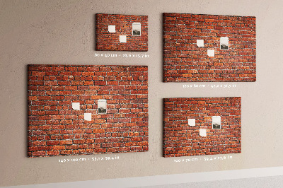 Kurk prikbord met een print van een bakstenen muur in warme tinten