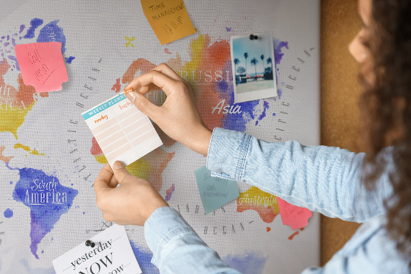 Kurk prikbord wereldkaart in aquarel-stijl