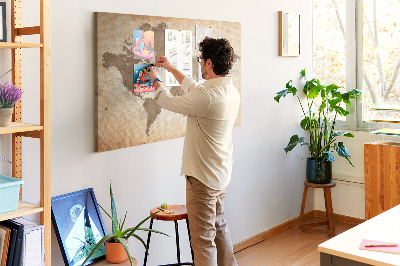Prikbord wereldkaart in verschillende bruintinten