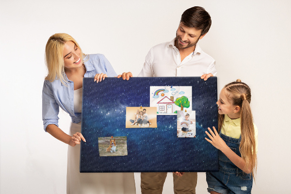 Prikbord met een kosmische ruimte en fonkelende sterren
