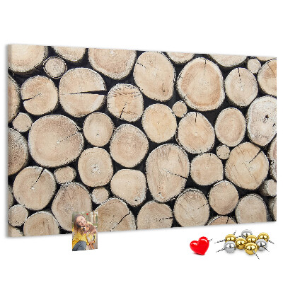 Kurkbord met natuurlijke houten cirkels als achtergrond