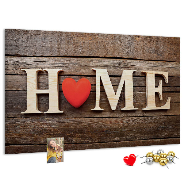 Kurk prikbord houten letters met een hart op de achtergrond