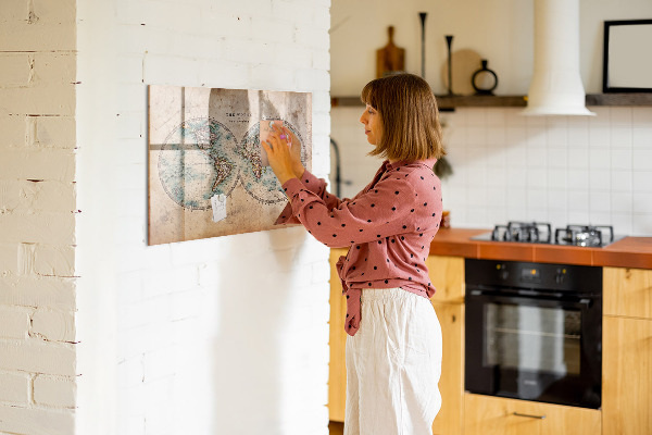 Decoratief glazen wandbord beschrijfbaar en magnetisch Wereldkaart met ruimte voor foto's