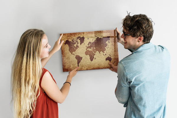 Decoratief glazen wandbord beschrijfbaar en magnetisch Wereldkaart met fotolocaties