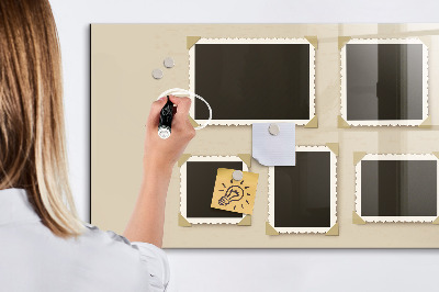 Decoratief glazen wandbord beschrijfbaar en magnetisch Een creatieve ruimte voor het creëren van mooie familieherinneringen.