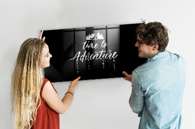 Memobord van glas met print inclusief neodymium magneten Tijd voor avonturen en herinneringen.