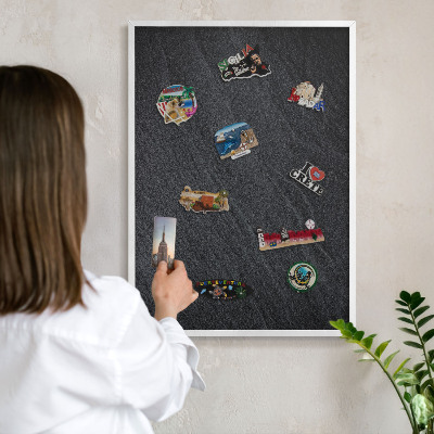 Magnetisch bord voor de muur met witte lijst Grijze textuur