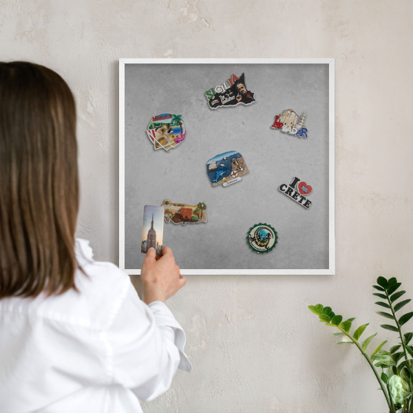 Magnetisch bord van metaal in een witte lijst Zilveren mist