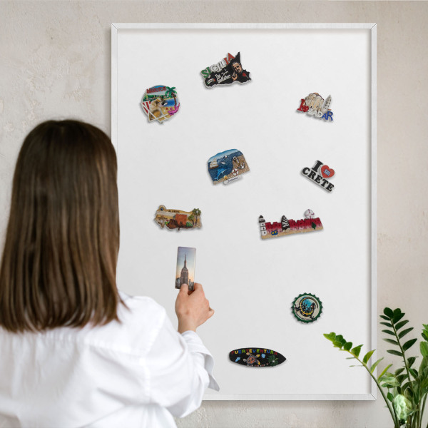 Magnetisch bord van metaal in een witte lijst Zuiver wit
