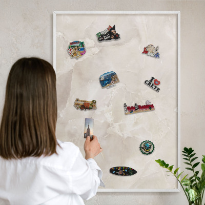 Magnetisch bord van metaal in een witte lijst Beige marmer