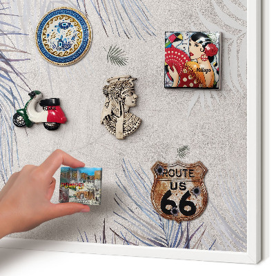 Magnetisch bord van metaal in een witte lijst Bladrijke elegantie