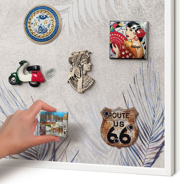 Magnetisch bord van metaal in een witte lijst Bladrijke elegantie