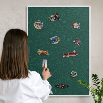 Magnetisch bord van metaal in een witte lijst Groene bladeren