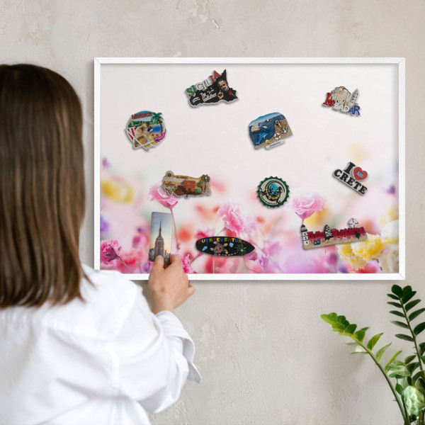 Magnetisch bord voor de muur met witte lijst Pastelkleurige bloemen