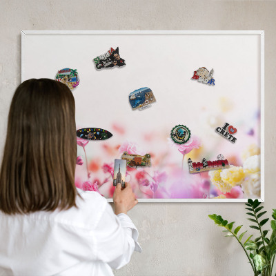 Magnetisch bord voor de muur met witte lijst Pastelkleurige bloemen