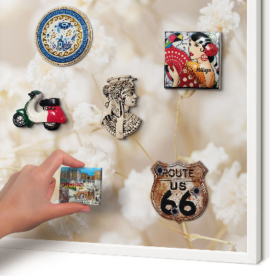 Magnetisch bord voor de muur met witte lijst Beige bloemen