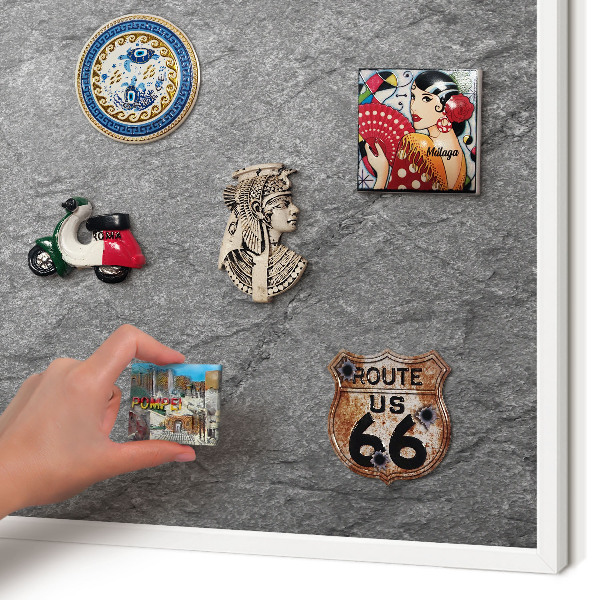 Magnetisch bord van metaal in een witte lijst Grijze steen