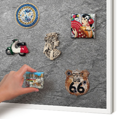 Magnetisch bord van metaal in een witte lijst Grijze steen