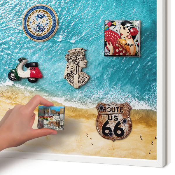 Magnetisch bord van metaal in een witte lijst Zee en strand
