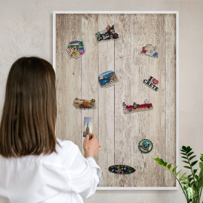 Magnetisch bord van metaal in een witte lijst Houtstructuur