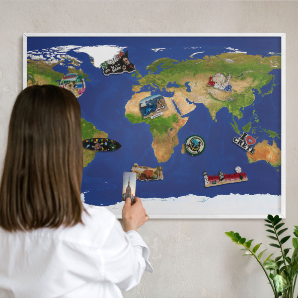 Magnetisch bord voor de muur met witte lijst De wereld in kaart brengen