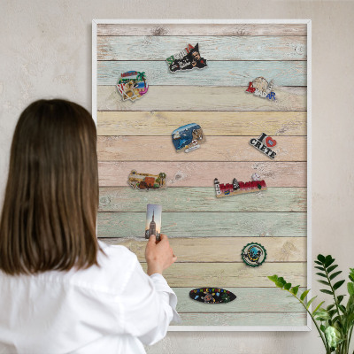 Magnetisch bord van metaal in een witte lijst Rustieke planken