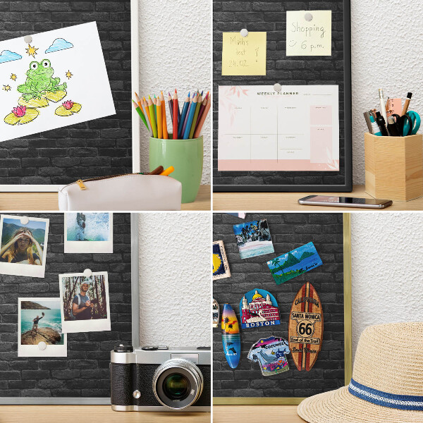 Magnetisch bord van metaal in een witte lijst Bakstenen muur