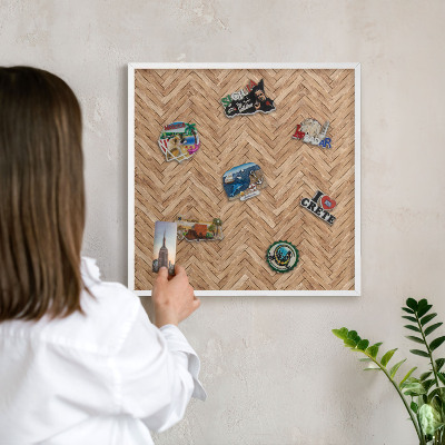 Magnetisch bord van metaal in een witte lijst Visgraatpatroon