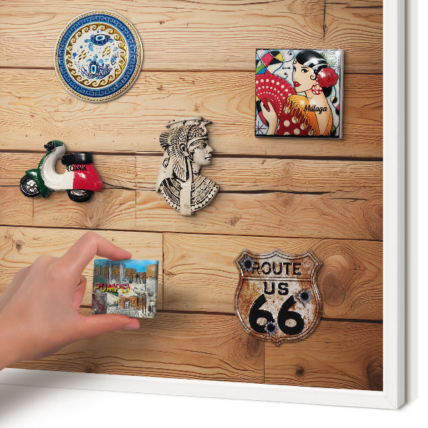 Magnetisch bord van metaal in een witte lijst Houten planken