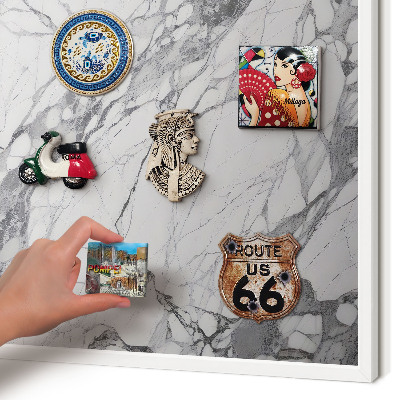 Magnetisch bord van metaal in een witte lijst Marmeren elegantie