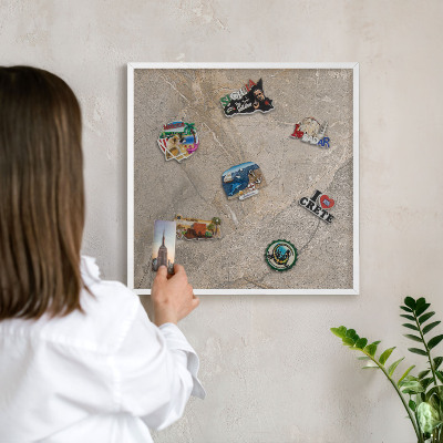 Magnetisch bord van metaal in een witte lijst Beige steen