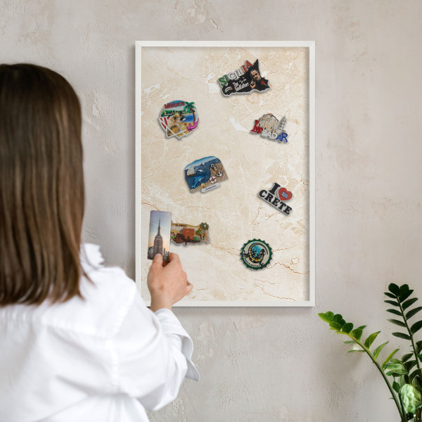 Magnetisch bord voor de muur met witte lijst Delicaat marmer