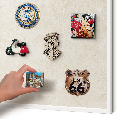 Magnetisch bord van metaal in een witte lijst Romige elegantie