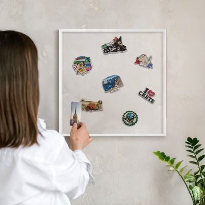 Magnetisch bord voor de muur met witte lijst Romige textuur