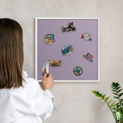 Magnetisch bord van metaal in een witte lijst Lila paars