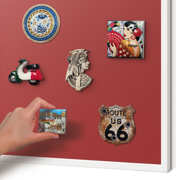 Magnetisch bord van metaal in een witte lijst Bordeauxrode kleur