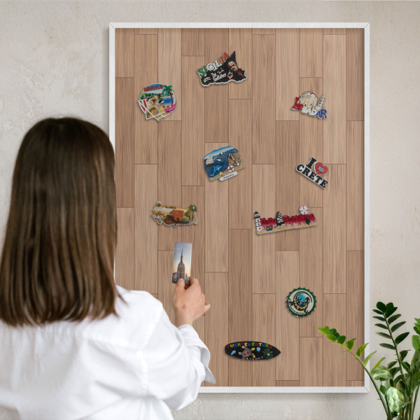 Magnetisch bord van metaal in een witte lijst Houten patroon