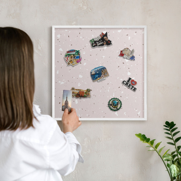 Magnetisch bord van metaal in een witte lijst Modern terrazzo