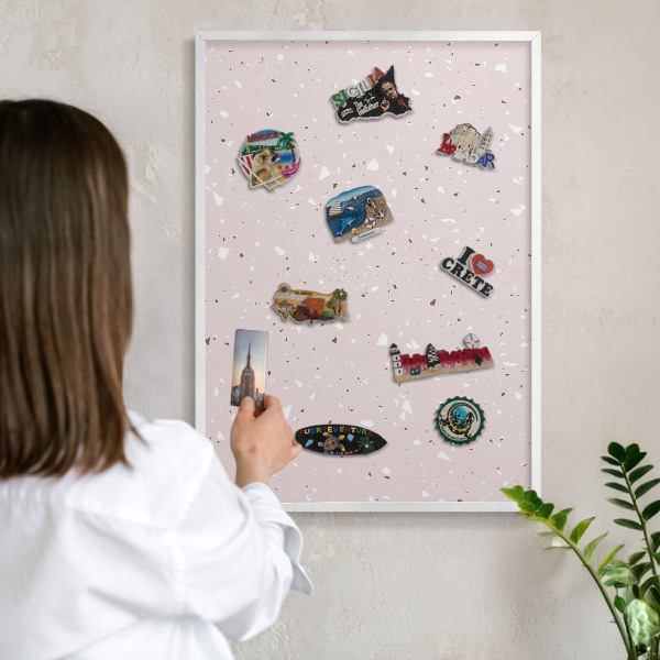Magnetisch bord van metaal in een witte lijst Modern terrazzo