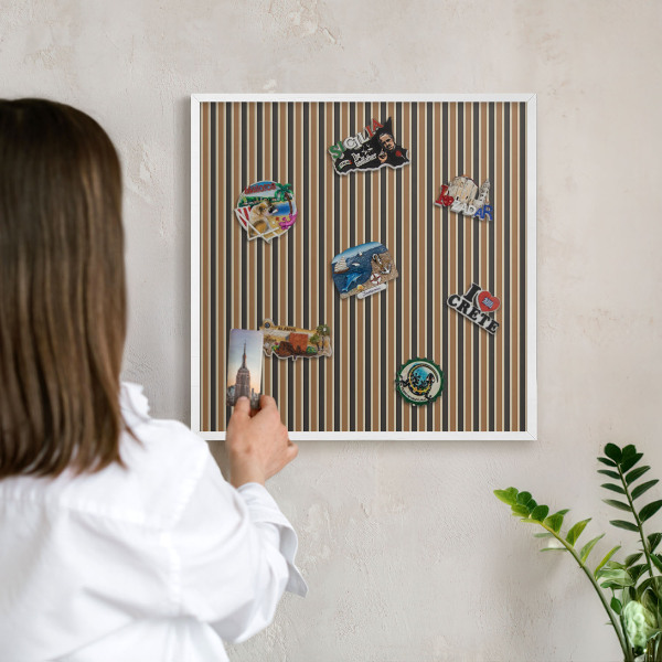 Magnetisch bord van metaal in een witte lijst Geometrisch patroon