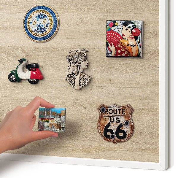 Magnetisch bord voor de muur met witte lijst Houten achtergrond