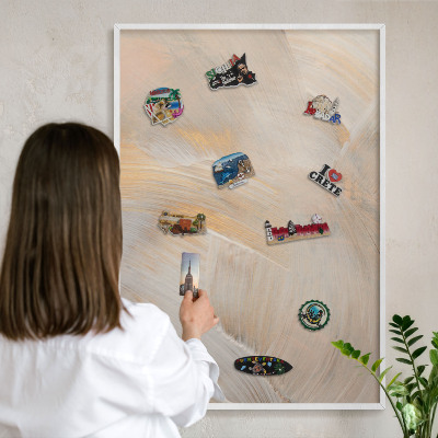 Magnetisch bord van metaal in een witte lijst Elegante abstractie