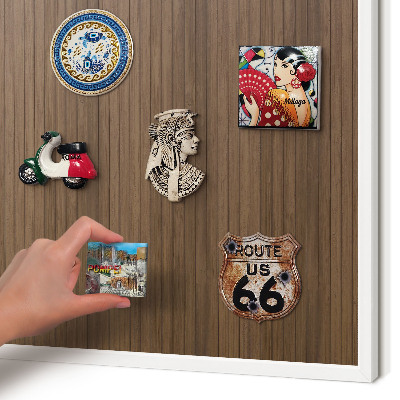 Magnetisch bord van metaal in een witte lijst Houten achtergrond