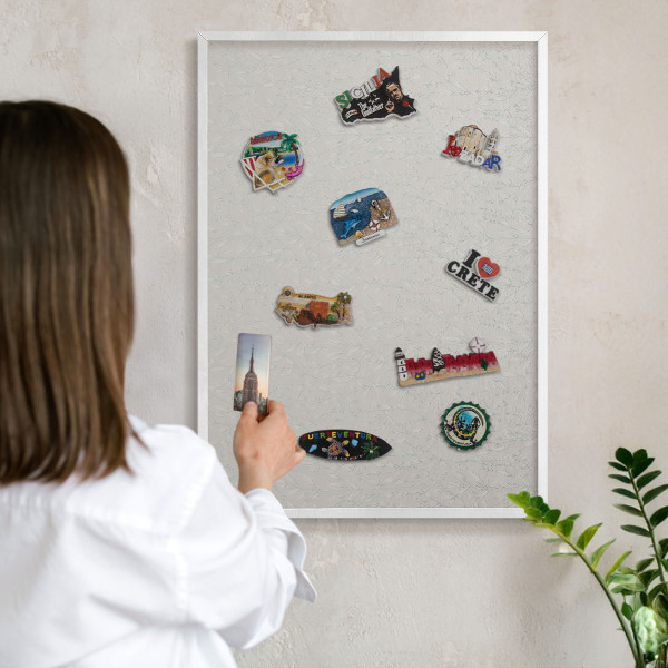 Magnetisch bord van metaal in een witte lijst Plantenpatroon