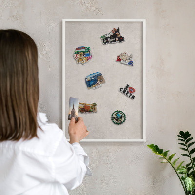 Magnetisch bord van metaal in een witte lijst Grijze elegantie
