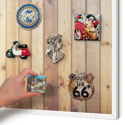 Magnetisch bord van metaal in een witte lijst Houten planken